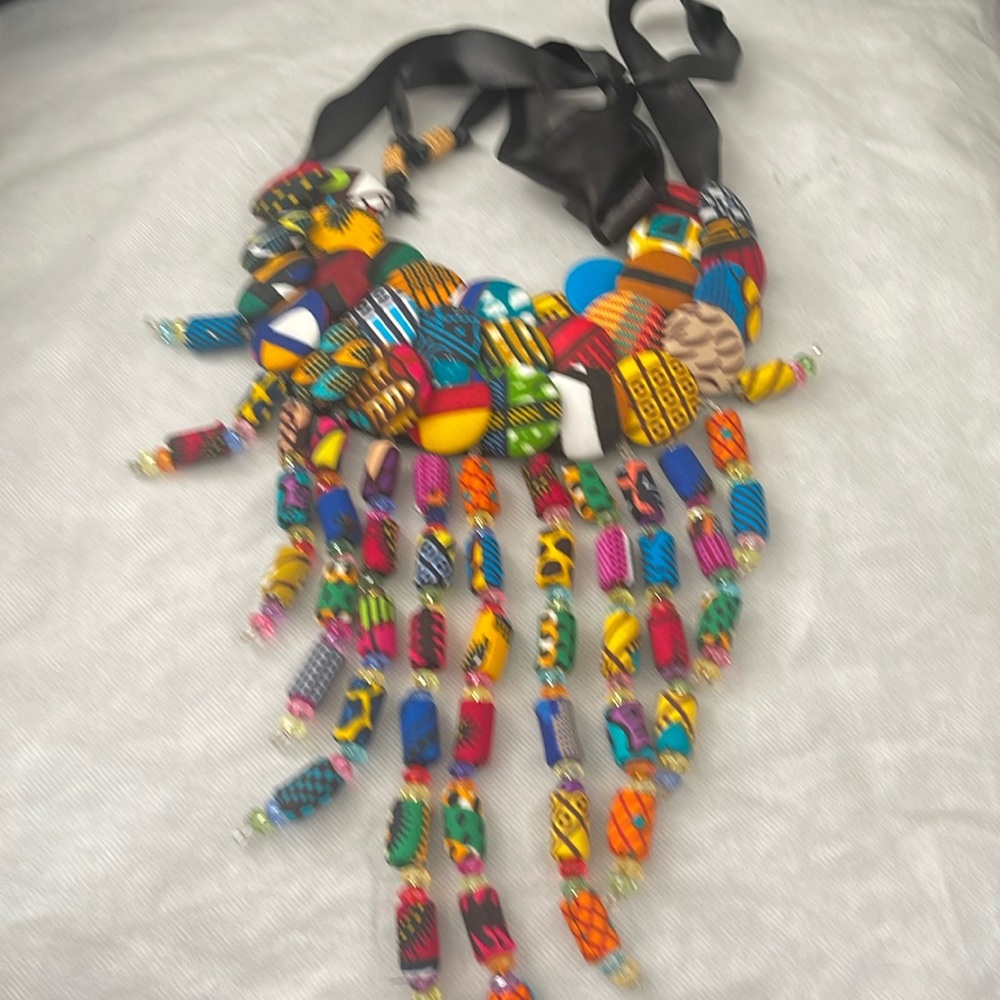 Button tribal bib